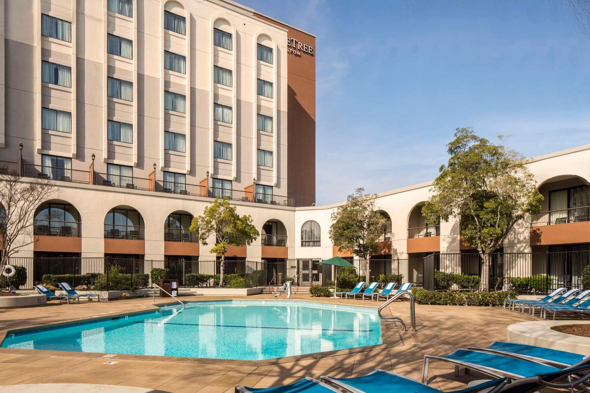 Doubletree By Hilton Newark-Fremont Ξενοδοχείο Εξωτερικό φωτογραφία