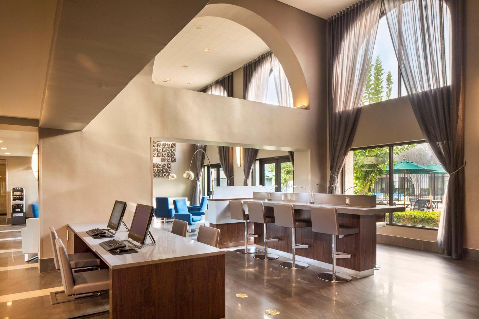 Doubletree By Hilton Newark-Fremont Ξενοδοχείο Εξωτερικό φωτογραφία